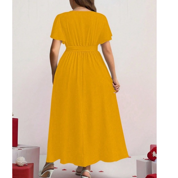 Plus Floral Print Surplice Butterfly Sleeve Maxi Dress - Picture 9 of 9